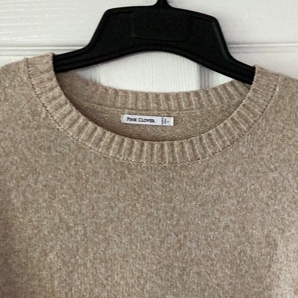 Pink Clover Beige Crewneck Sweater, Size L - Picture 2 of 7